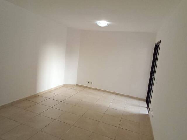 #8952 - Apartamento para Venda em Bauru - SP - 2